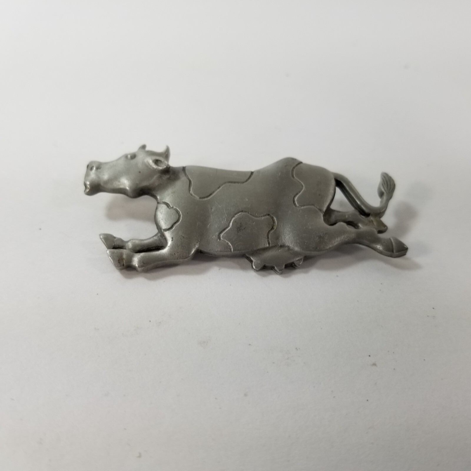 Vintage 1988 JJ The cow jumped over the moon brooch pin silver tone 2.25″