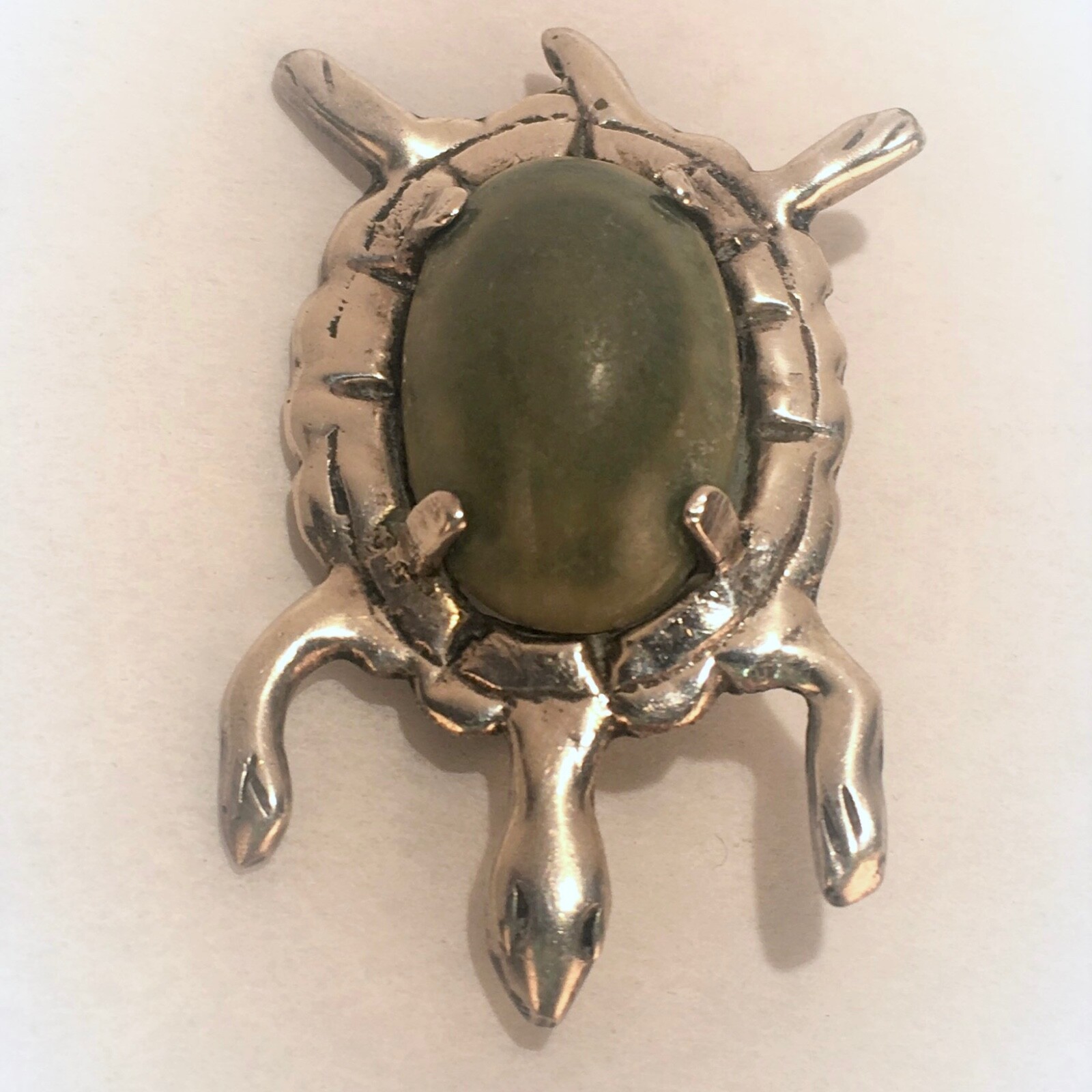 Vintage Mexican Sterling Silver & Jade (Nephrite) Turtle Form Brooch – VR
