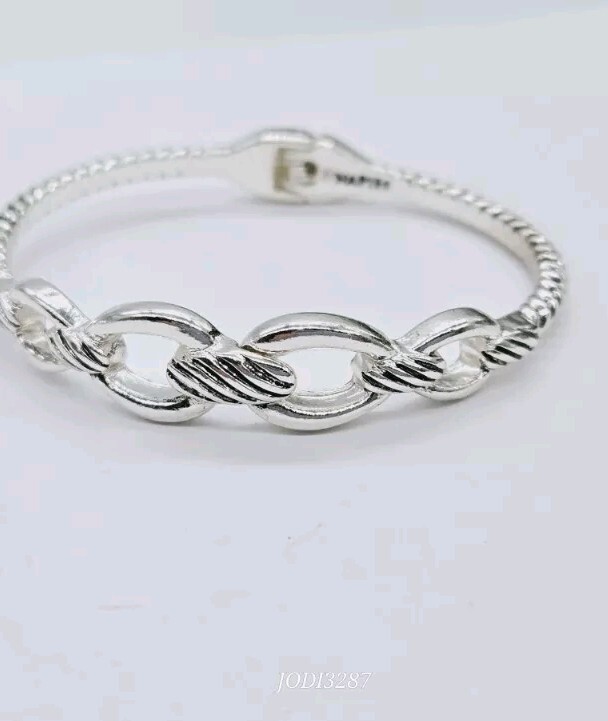 Napier Hinged Bangle bracelet Silver tone One Size OSFM Vintage