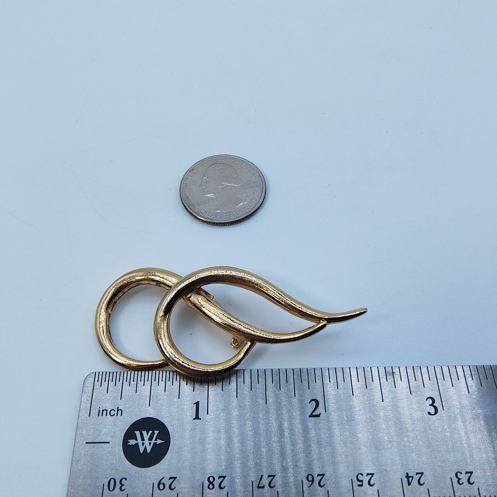 Vintage Piscitelli Modernist Swirl Brooch Gold Tone Abstract Quiet Luxury Signed