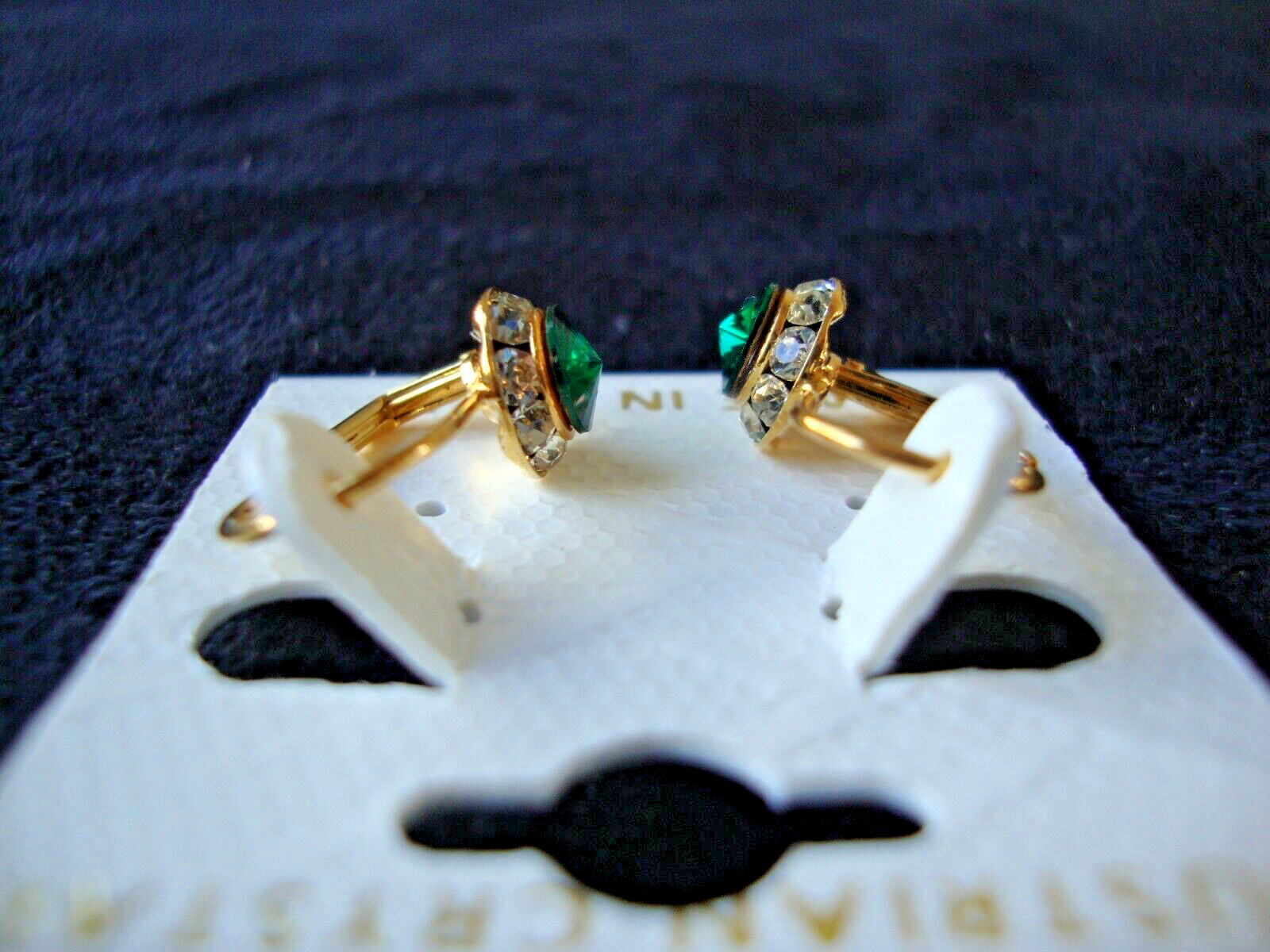VINTAGE AUSTRIAN CRYSTAL PETITE GREEN & CLEAR CLUSTER GOLD TONE DROP EARRINGS