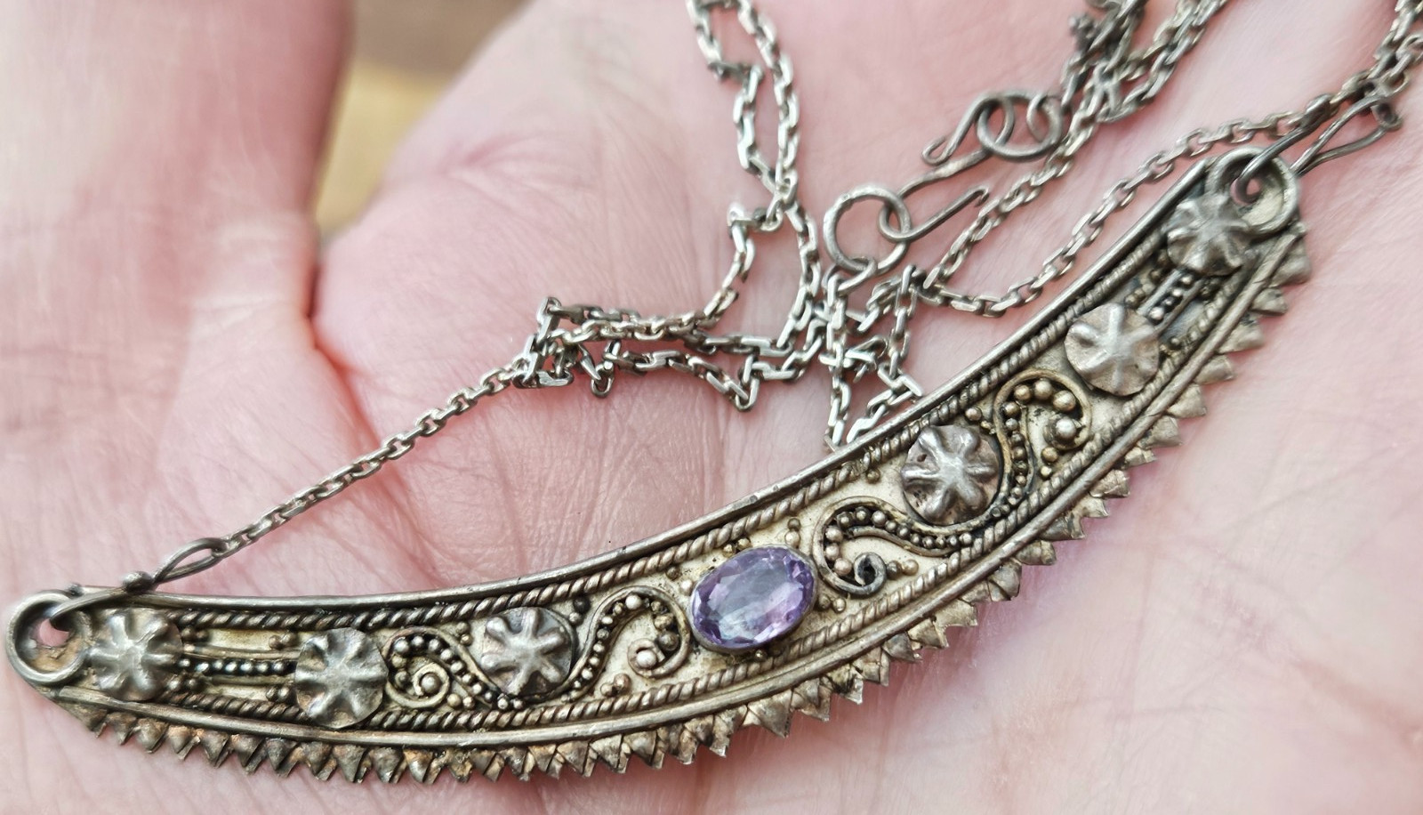 Vintage 925 Sterling Silver Amethyst Embellishments Crescent Necklace 16.5 in
