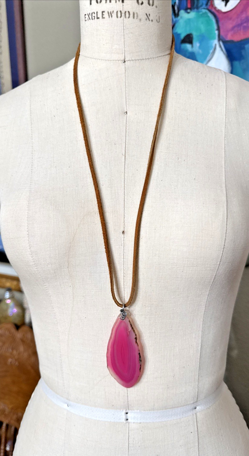AMAZING PINK AGATE SLICE NECKLACE oneofakind Boho Festival Earthy Nature Hippie