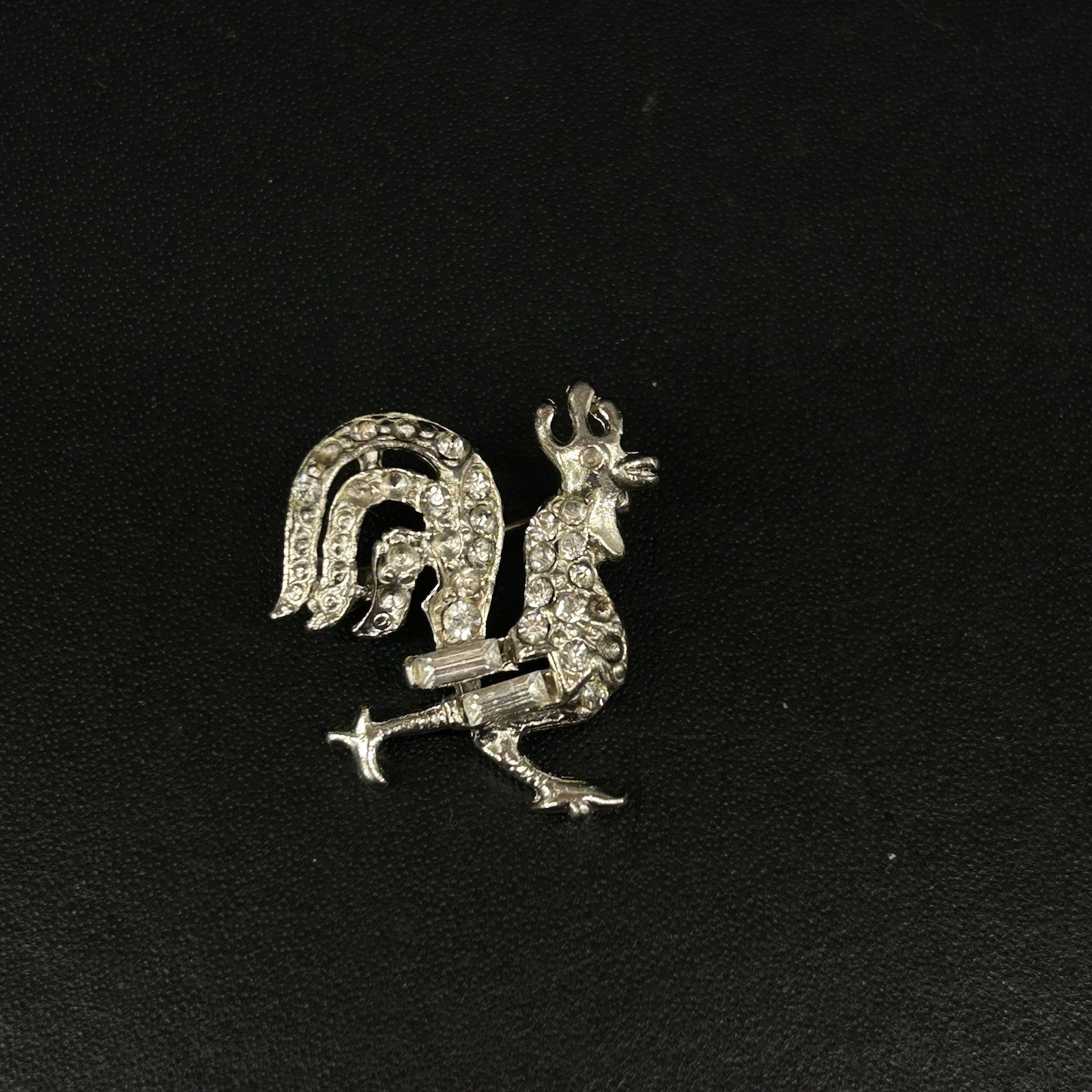Lot Of 7 Silver Tone Vintage Brooches