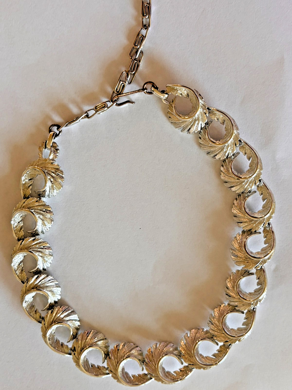 VINTAGE LISNER signed silver wave link scroll choker necklace 16″ adjustable