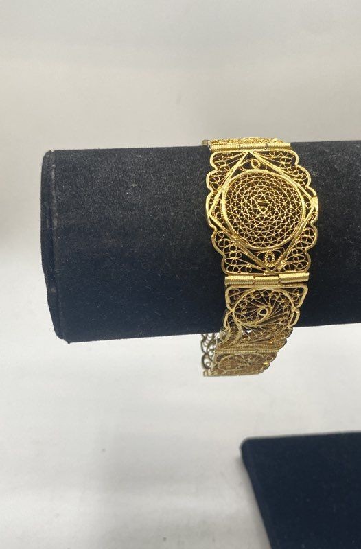 Vintage Gold Tone Intricate Filigree Panel Bracelet Cannetille Style 7.5″