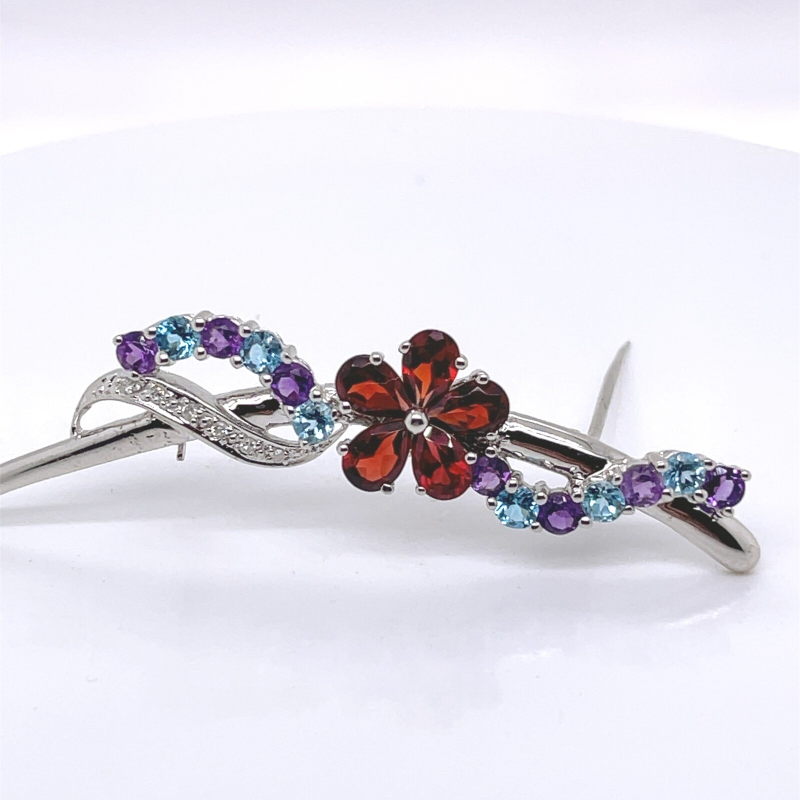 14 Karat White Gold, Diamond, Spinel, Amethyst, & Garnet Flower Brooch – 14k VR