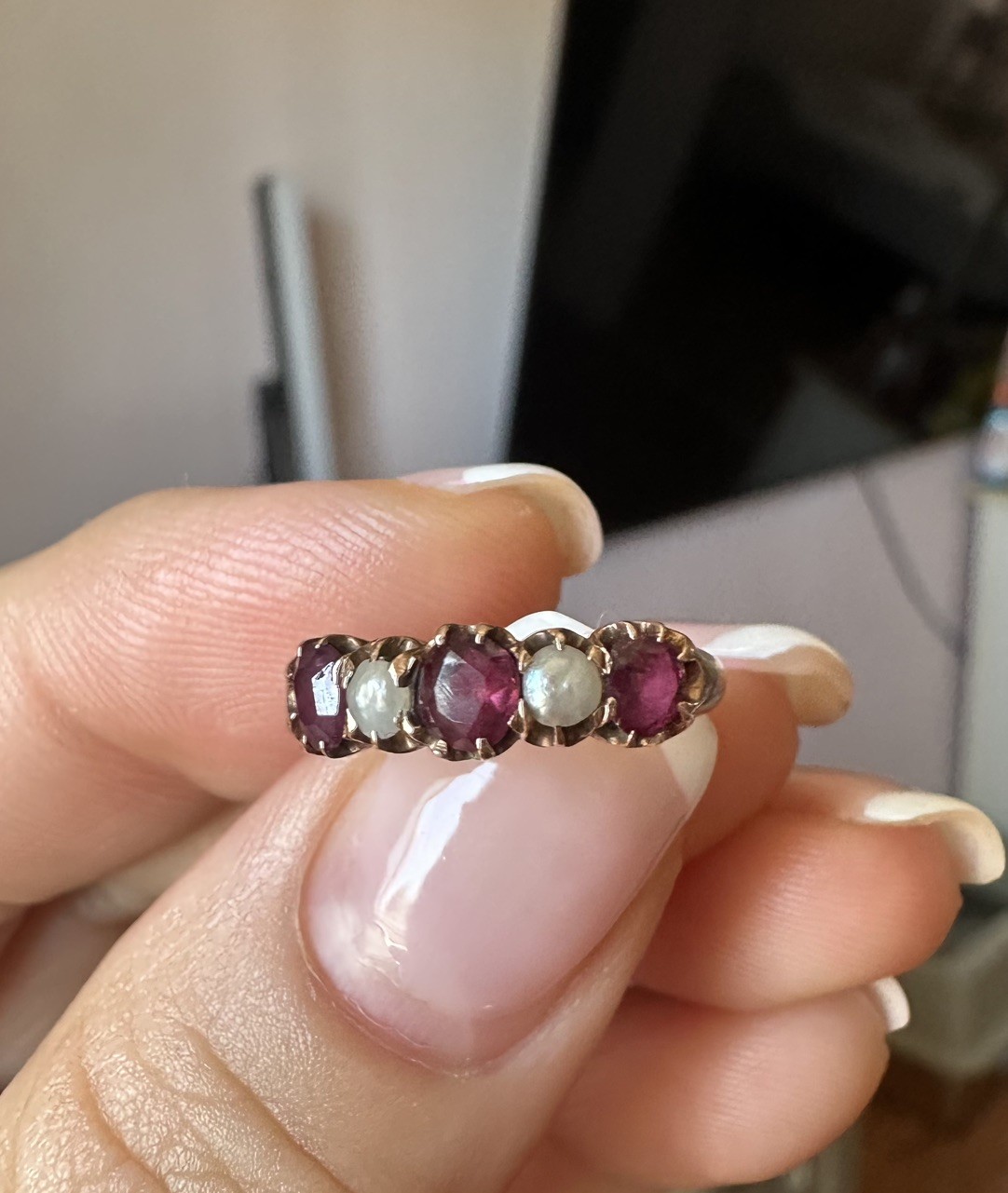 💎 Antique Edwardian 18K Ruby & Pearl Five-Stone Pinky Ring – Size 4.25