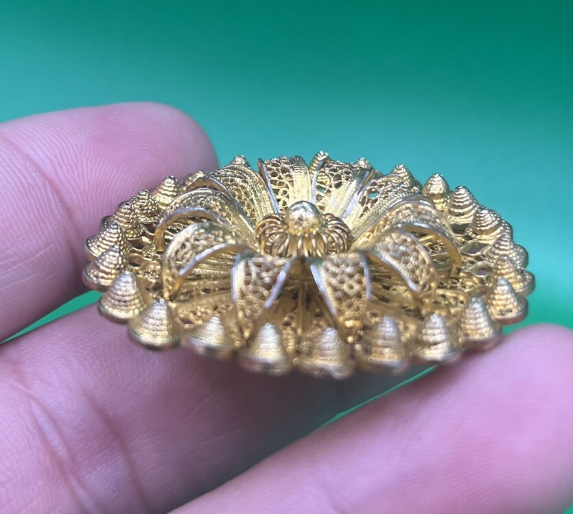 Vintage Gold Wash Sterling Filigree Flower Pin Brooch 3D