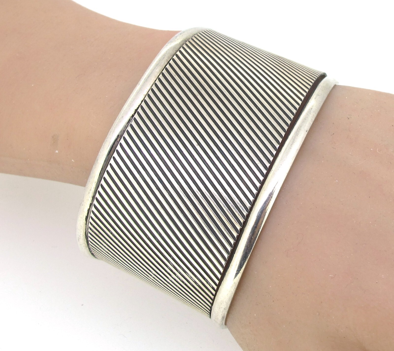 Mexico TJ-56 Handmade Bangle 39mm Bracelet Sterling Silver Size 8 inch