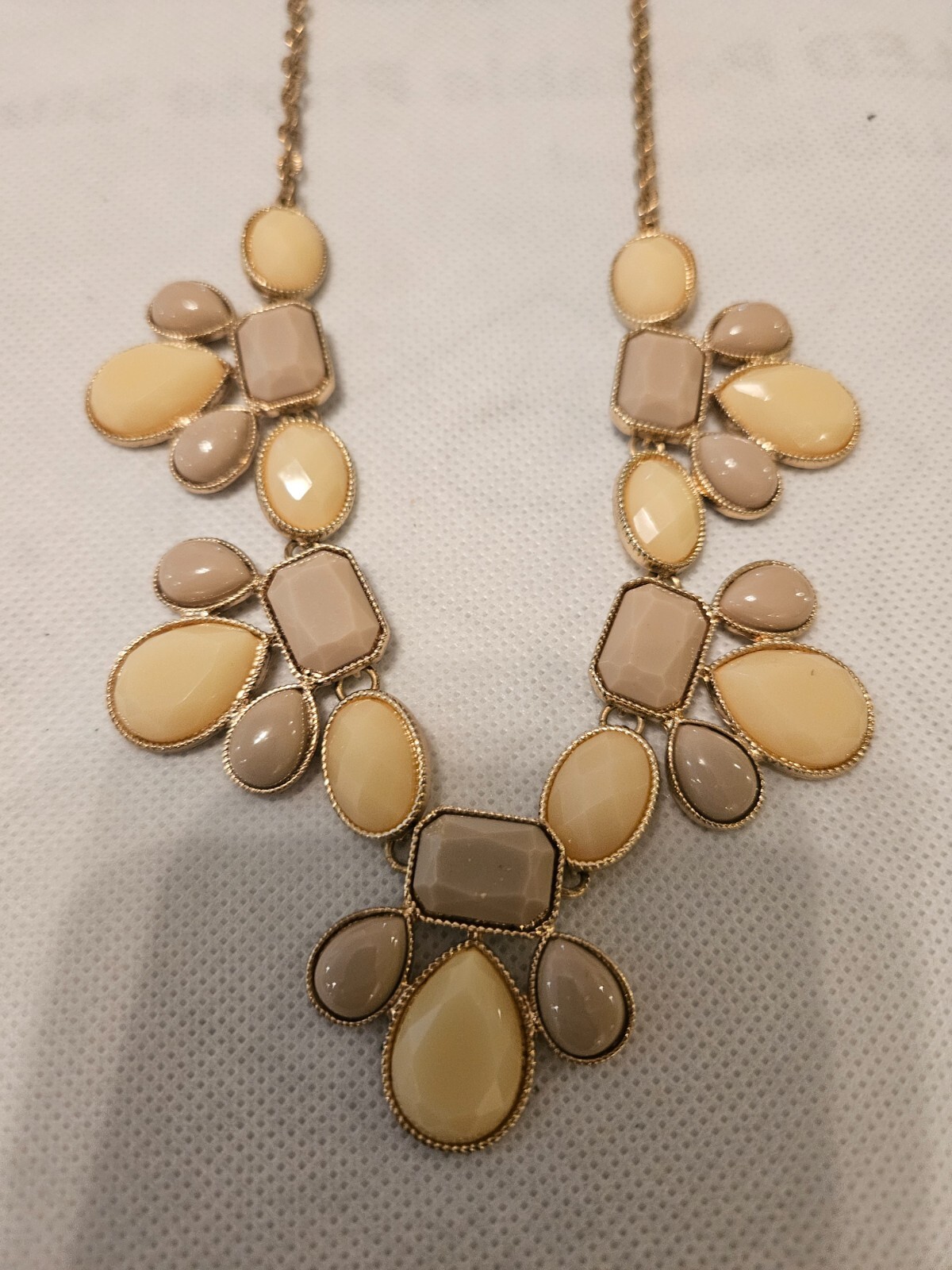 Vintage Gold tone Tan kahaki and IVORY CHUNKY Necklace oval link chain