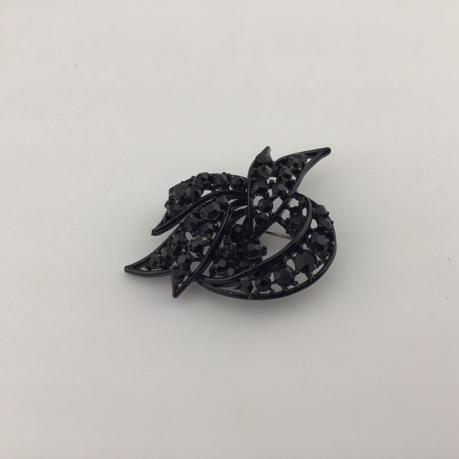 Vtg Brooch Black Metal Memorial Gothic 2-1/2”L Fashion Trend