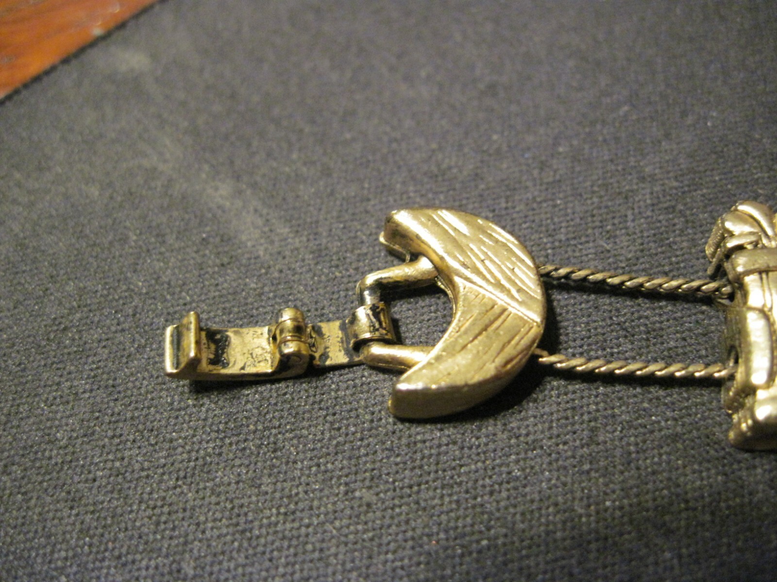 LADIES VINTAGE GOLF CHARM BRACELET -14 CHARMS – DOUBLE SLIDE 7 1/4 “