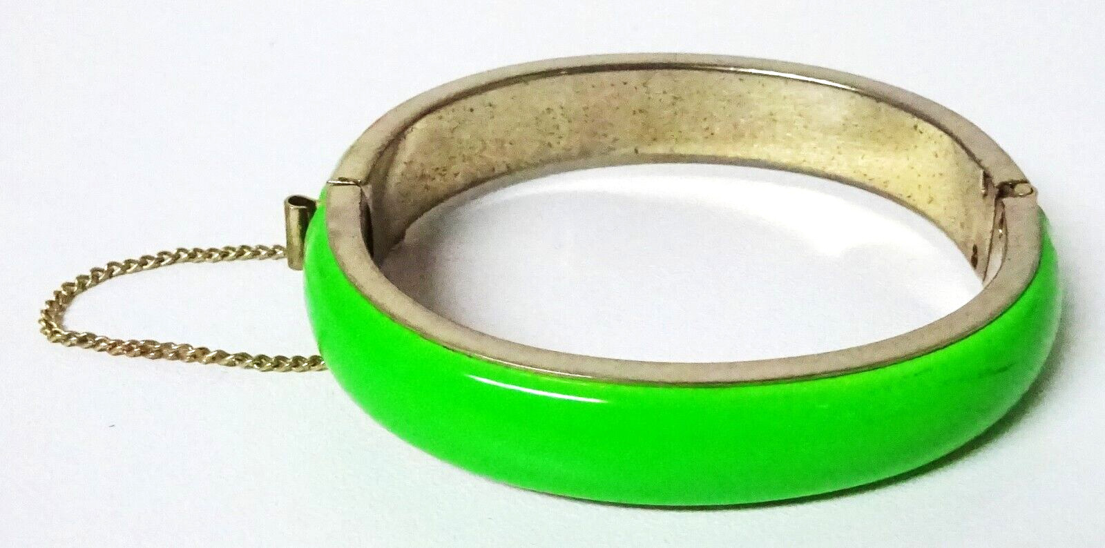 Mod Vintage 1960s Hinged Lime Green Enamel Metal Bangle BRACELET