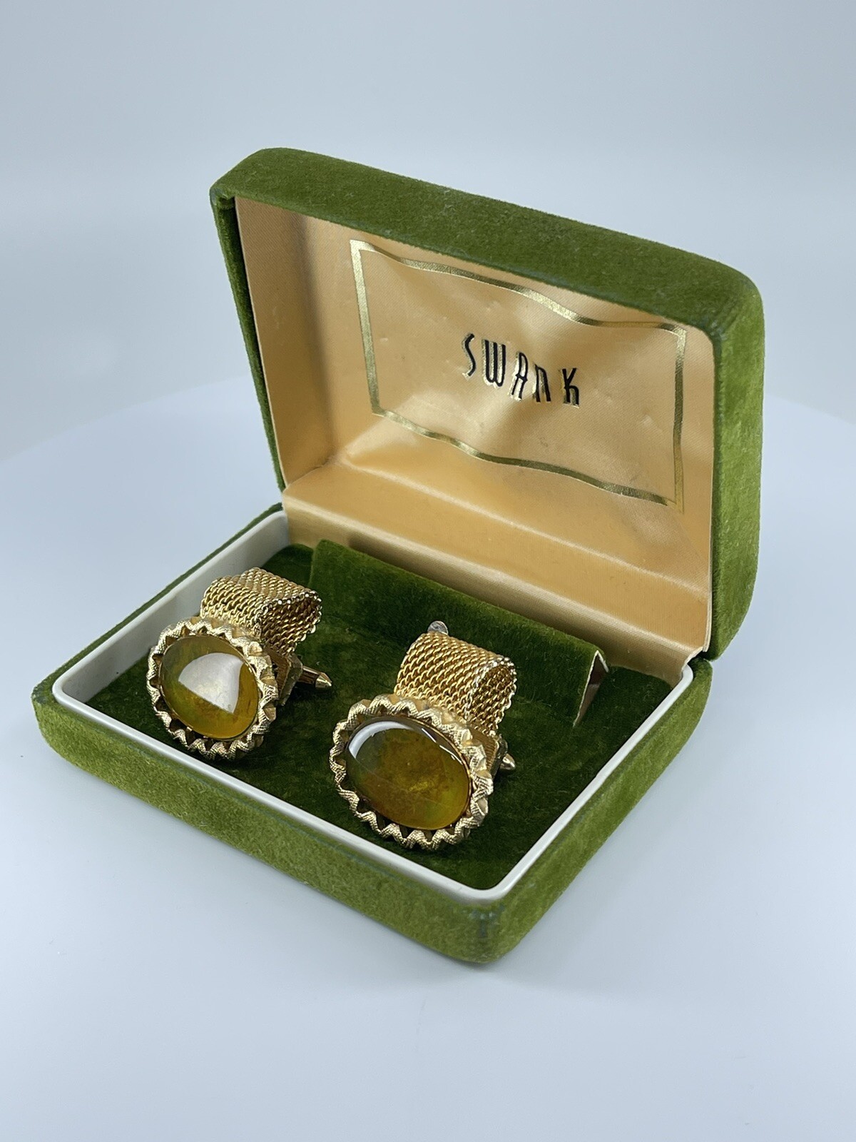 Swank Wrap Cufflinks oval green and brown resin Ruffled edge design