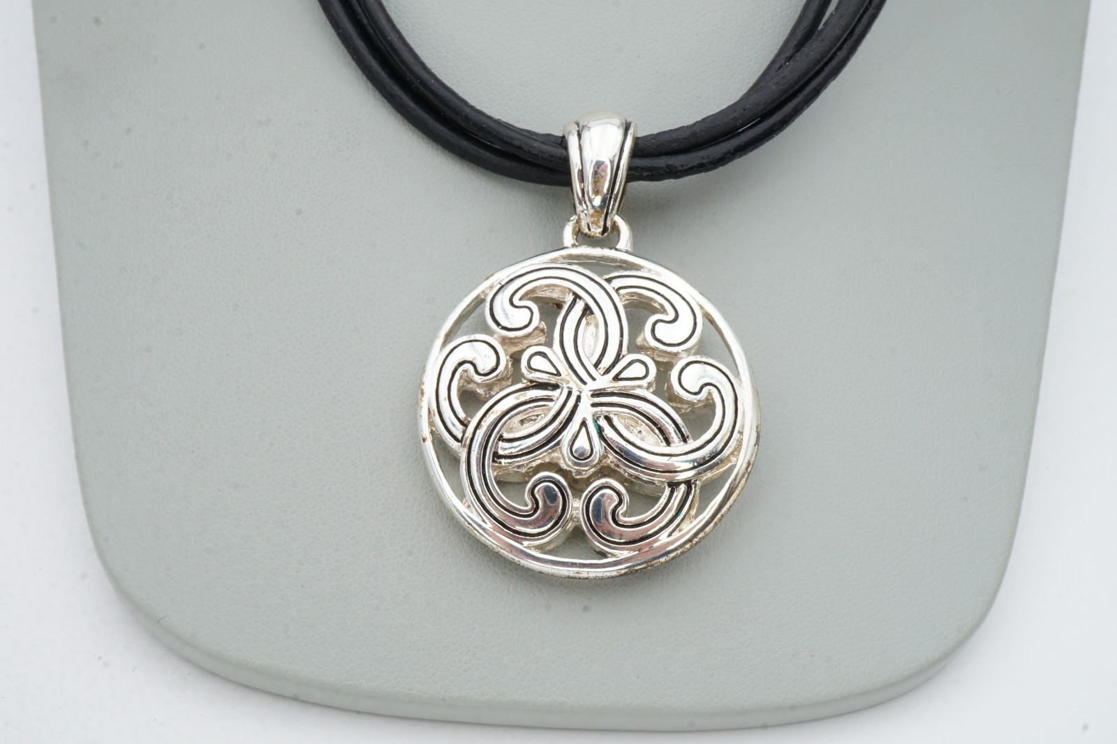 Vintage Necklace Silver Tone Black Leather Cord 18″