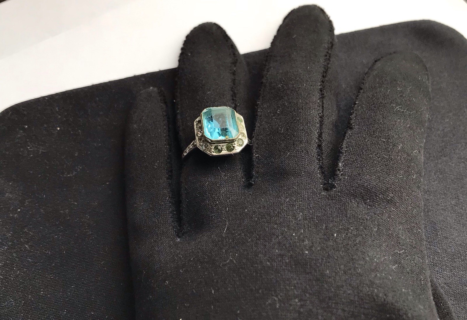 Vintage Art Deco Blue Crystal Ring Green & Clear Surround Approx Size 6.5 Silver