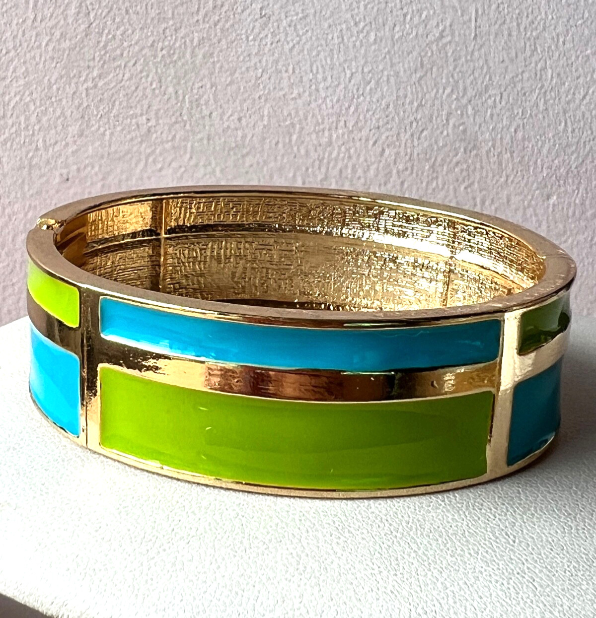 VINTAGE VIVID NEON GREEN & BLUE ENAMEL RHINESTONES HINGED WIDE BANGLE BRACELET