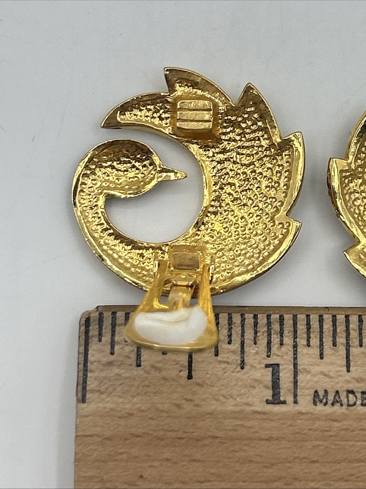 VTG “Orena Paris”? Enamel Gold Tone w/ Black Accents Swan Clip On Earrings