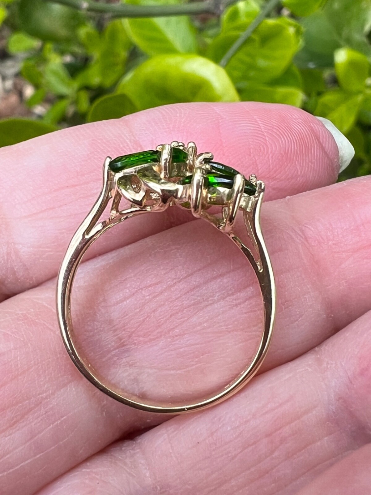 VINTAGE 14K YELLOW GOLD VIVID GREEN CHROME DIOPSIDE DIAMOND COCKTAIL RING
