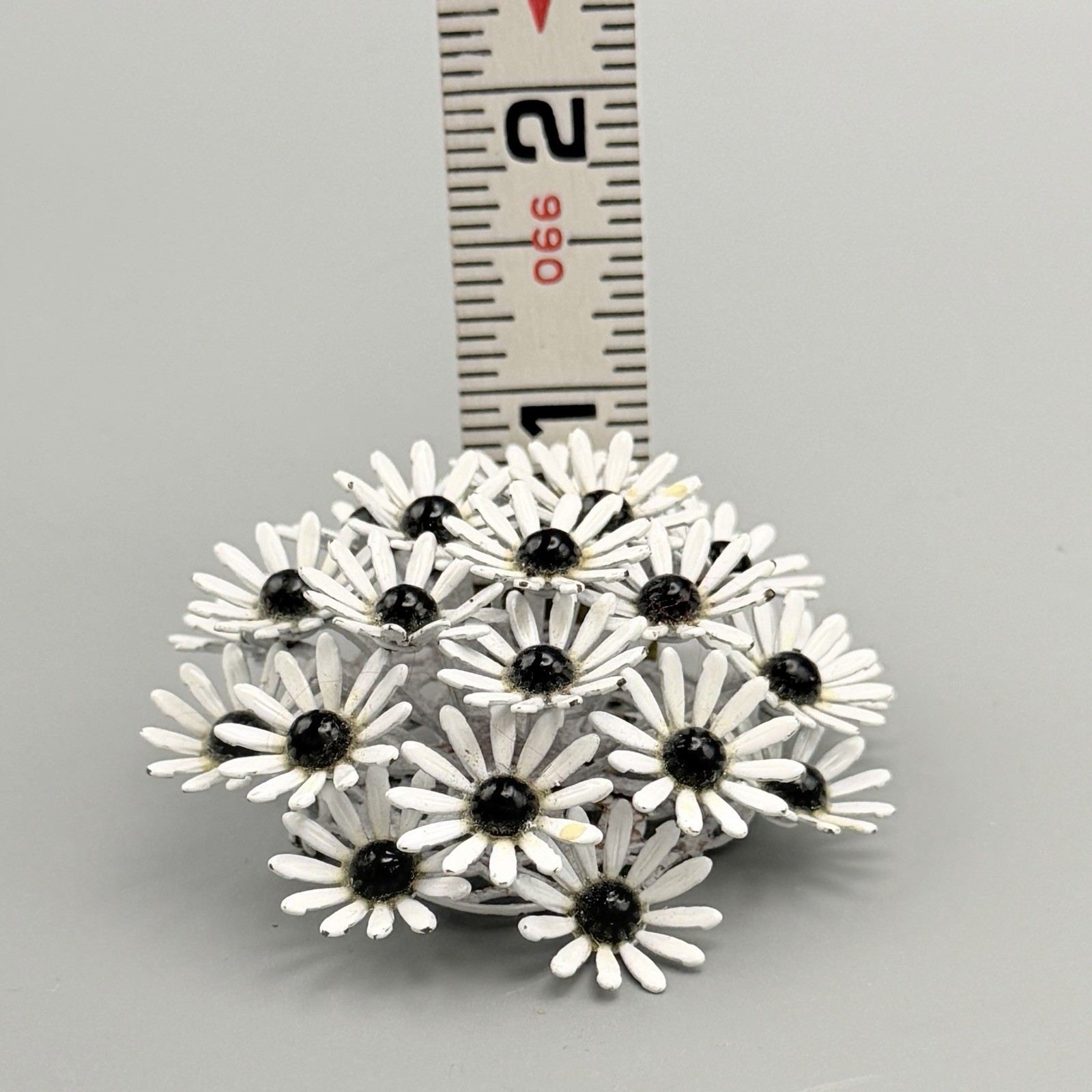 VTG Flower Brooch White Black Enamel Daisy Bouquet Jewelry Dimensional 60s