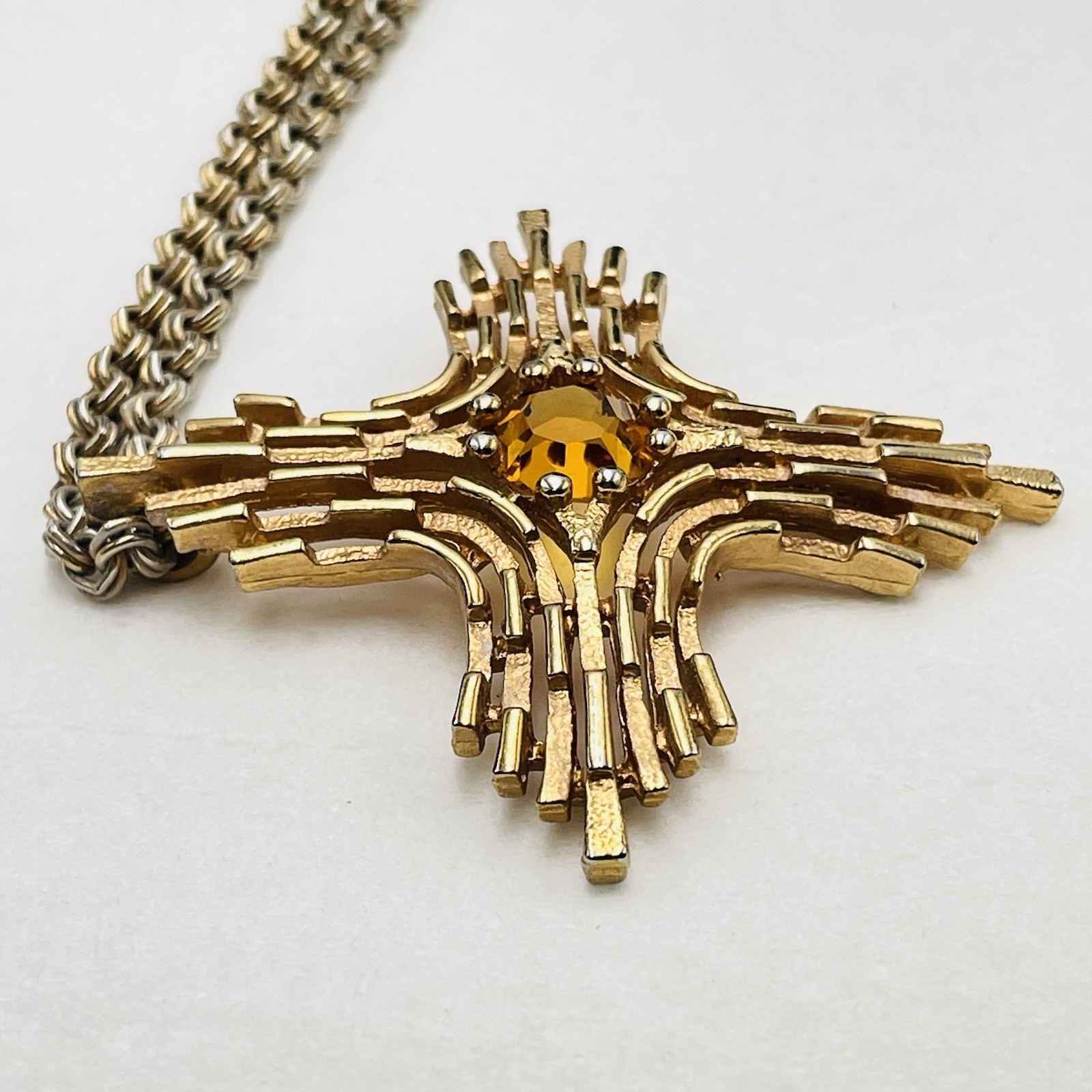 1978 Sarah Coventry Goldtone OMEGA Maltese Cross Rhinestone Pendant 24″ Necklace