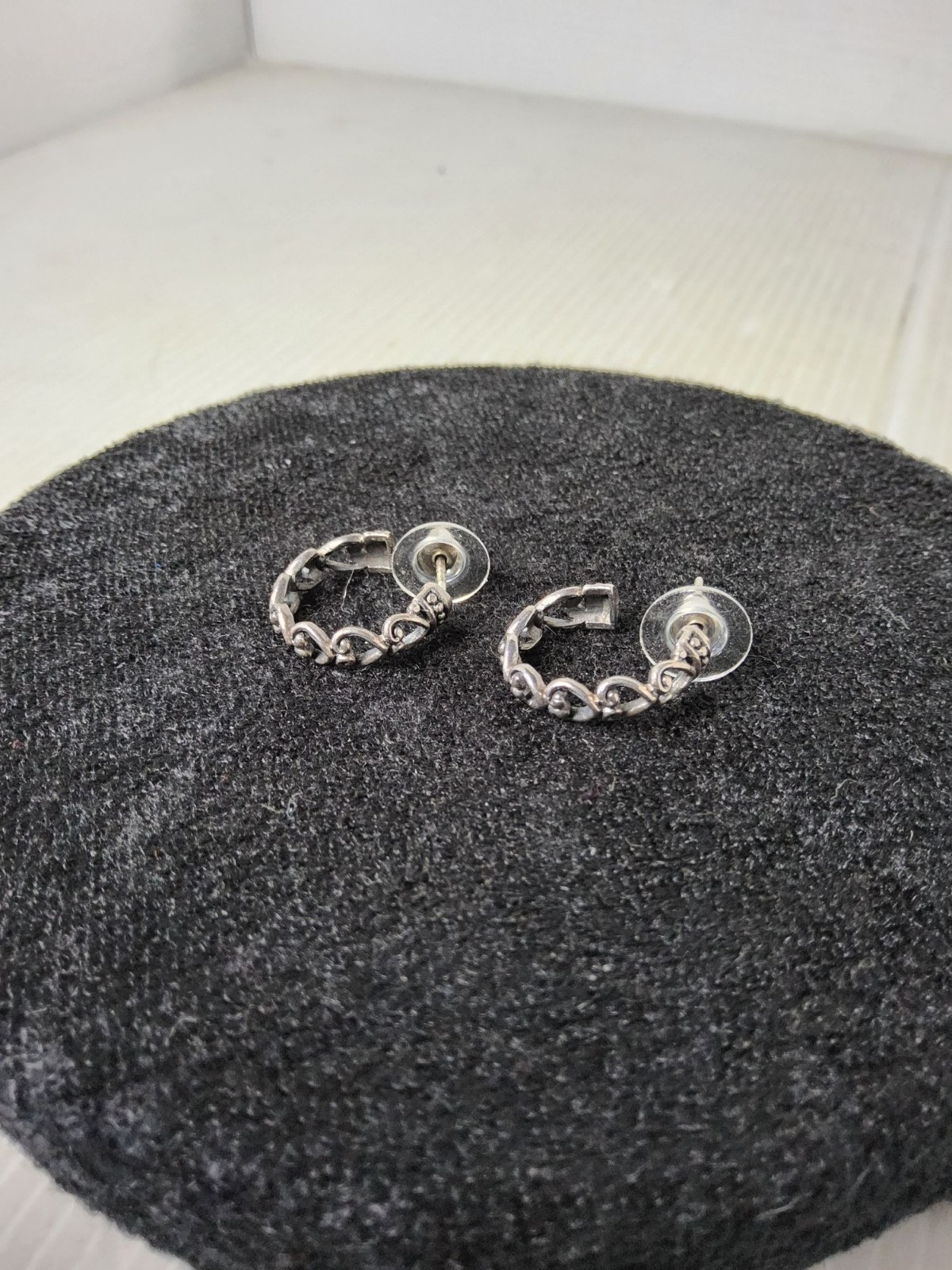 Vintage 1950’s Sterling Silver Scroll Pattern Push Back Hoop Earrings