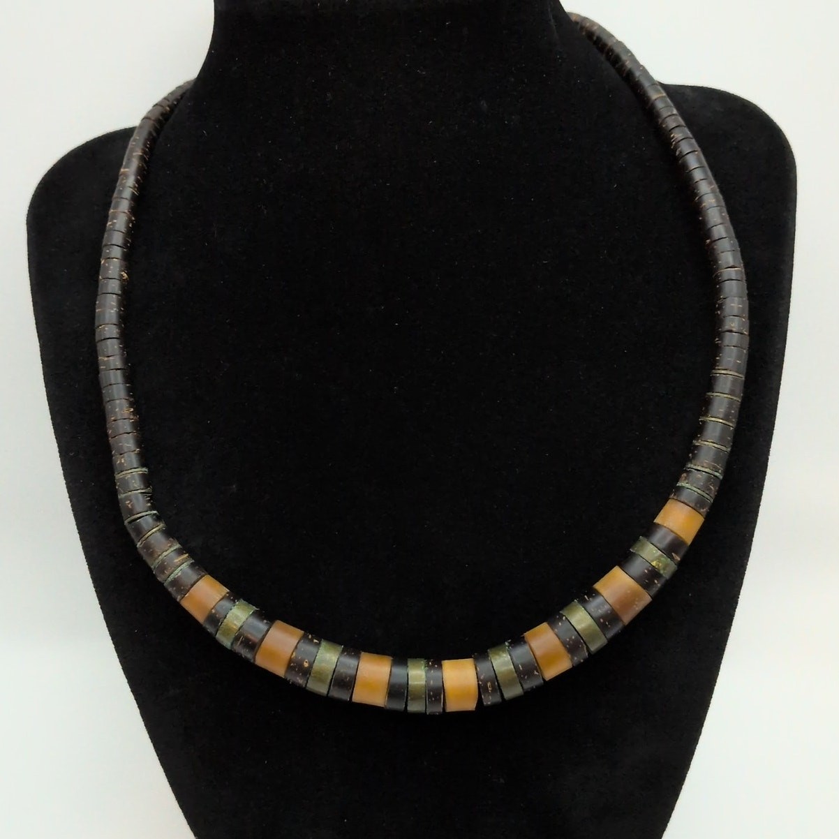 VTG Brown Coconut Orange Heishi Graduated Beaded Necklace Shell Metal 18.5in