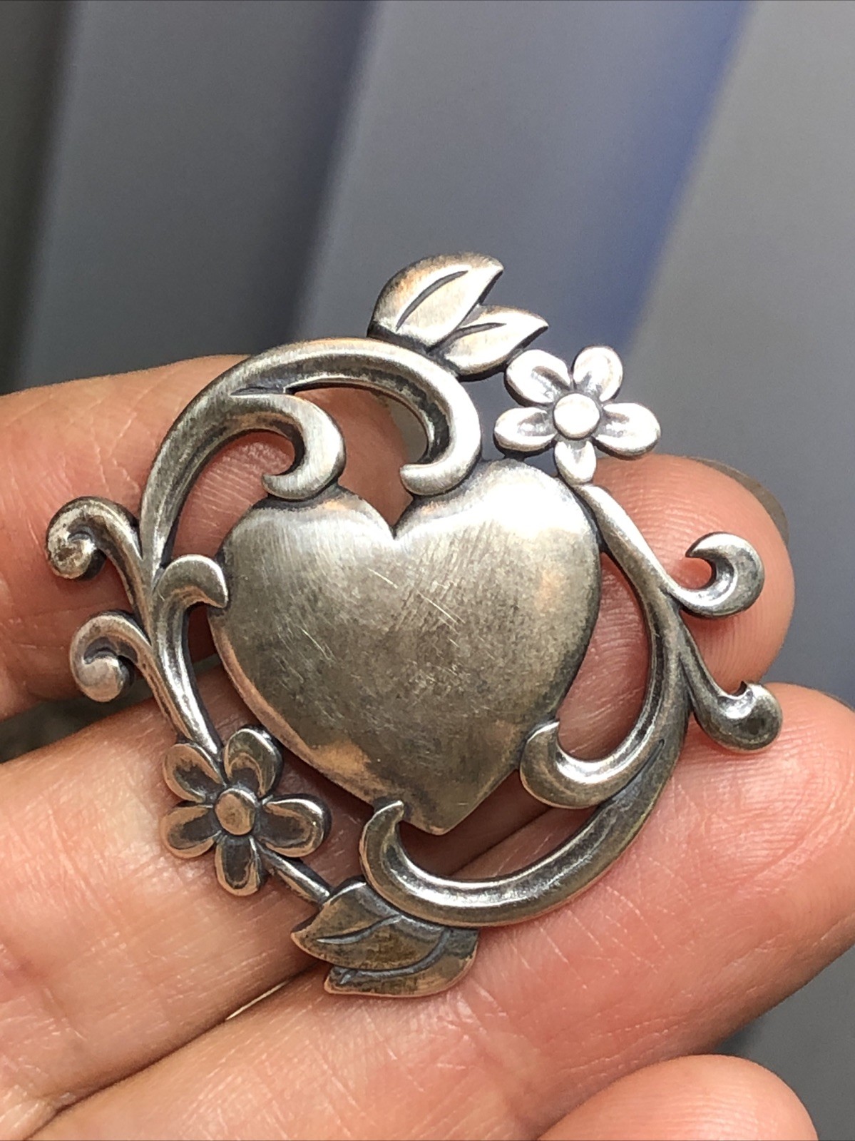 39. Vintage James Avery 925 Sterling Silver Heart Swirl Flowers Pin 37mm, 8.8g