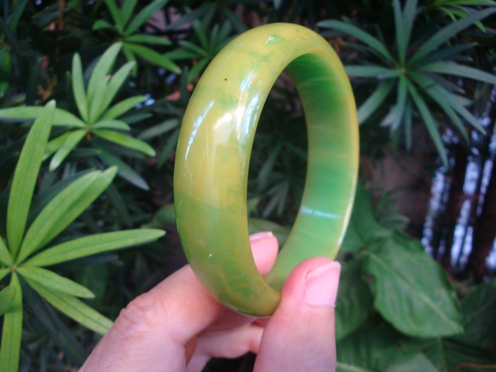 Vintage 3/4″ Bakelite Bracelet! Mottled Lime Green & Yellow Custard Colors!