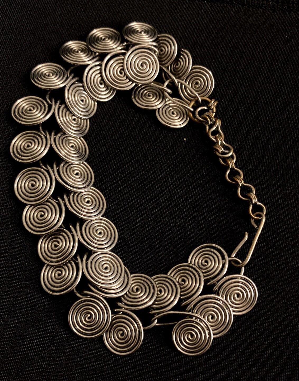 Vintage Silver Tone Bracelet Metal Unknown – Handcrafted Retro Euc