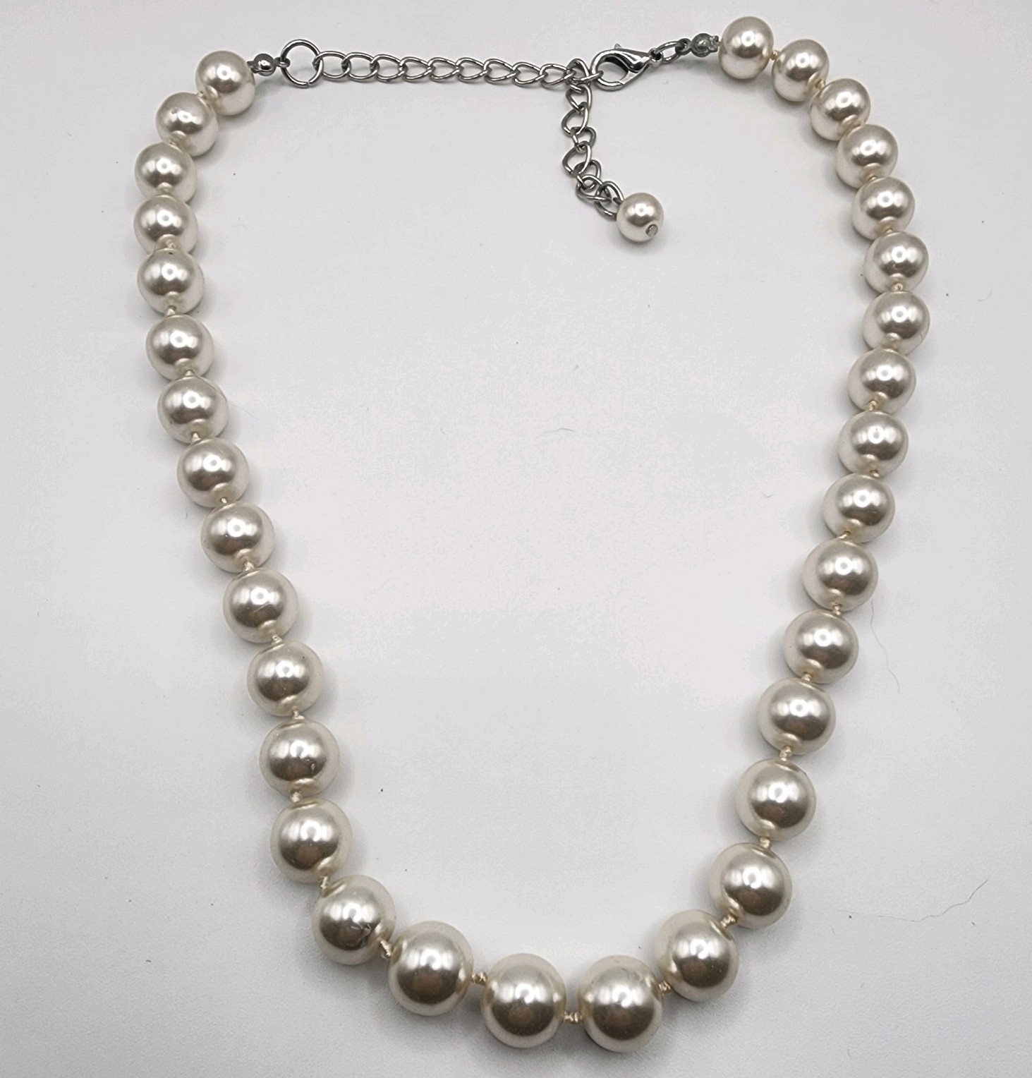 Vintage Faux Imitation White Pearls Beaded Silver Tone Necklace 20.5″