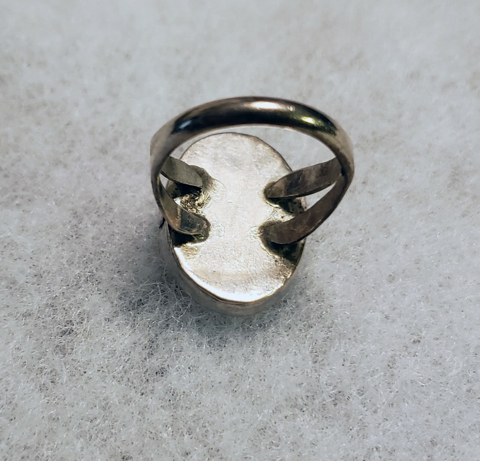 UNBRANDED SILVER/NICKEL SILVER (?) OVAL MOTHER OF PEARL RING SIZE 4.25