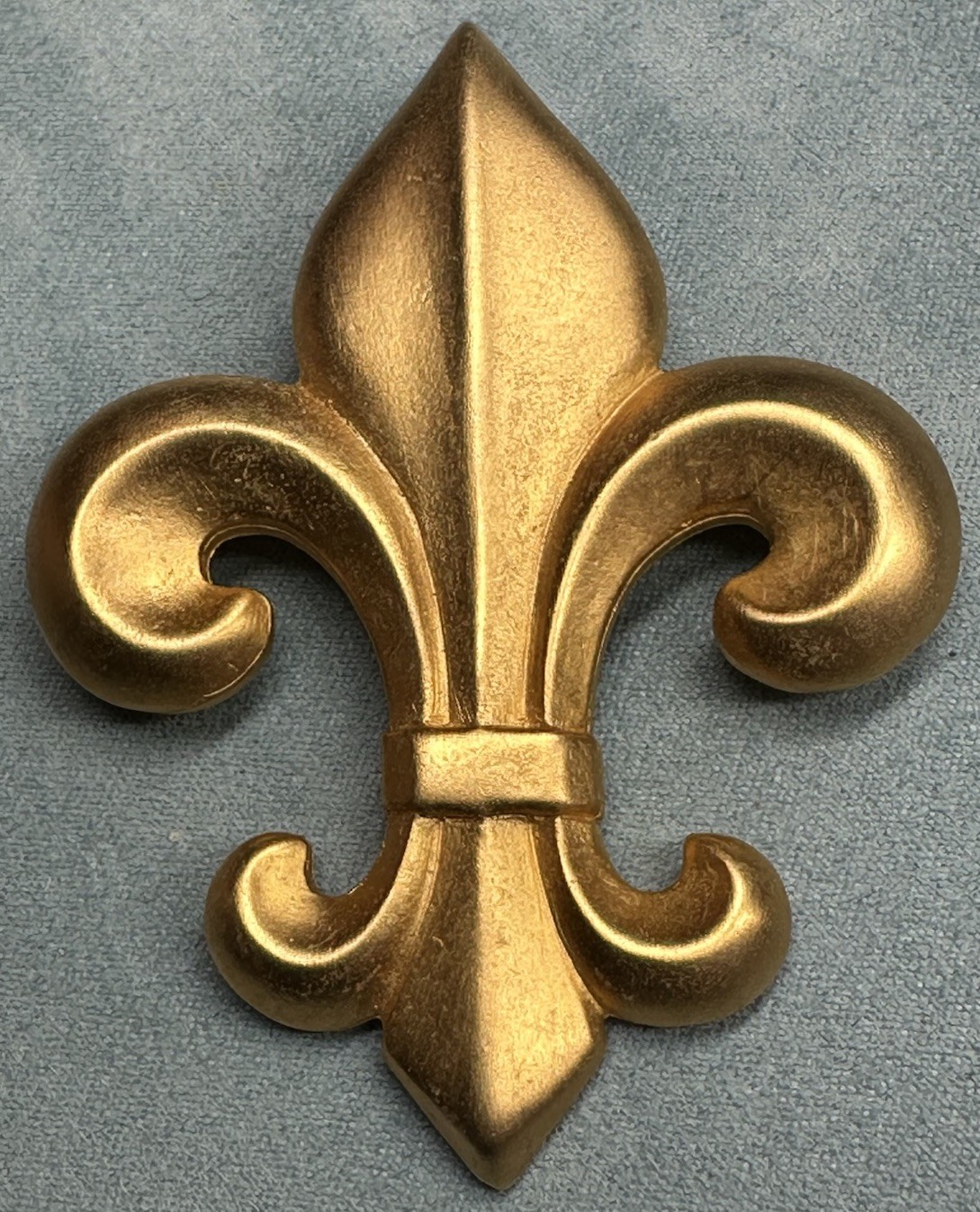 Vintage 1980’s Matte Gold Tone Large Flour De Lis Brooch Pin