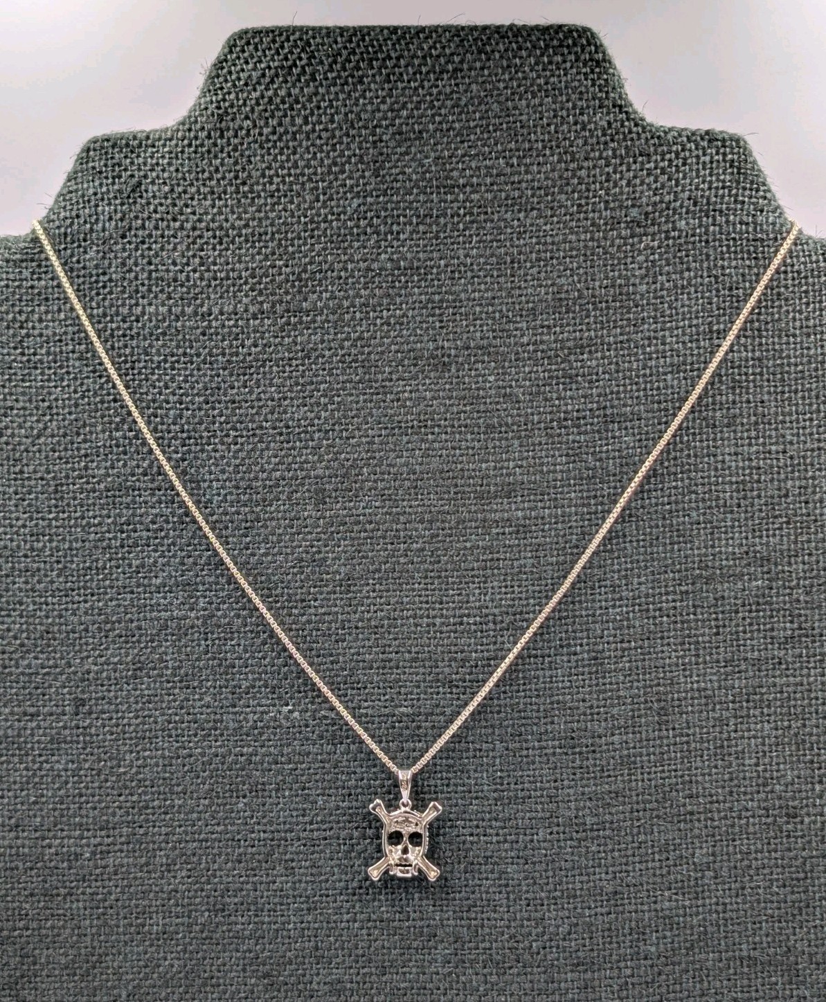 By Marsala Mfg Vtg Sterling 925 Diamond Skull Crossbone Pendant 16″ Box Necklace