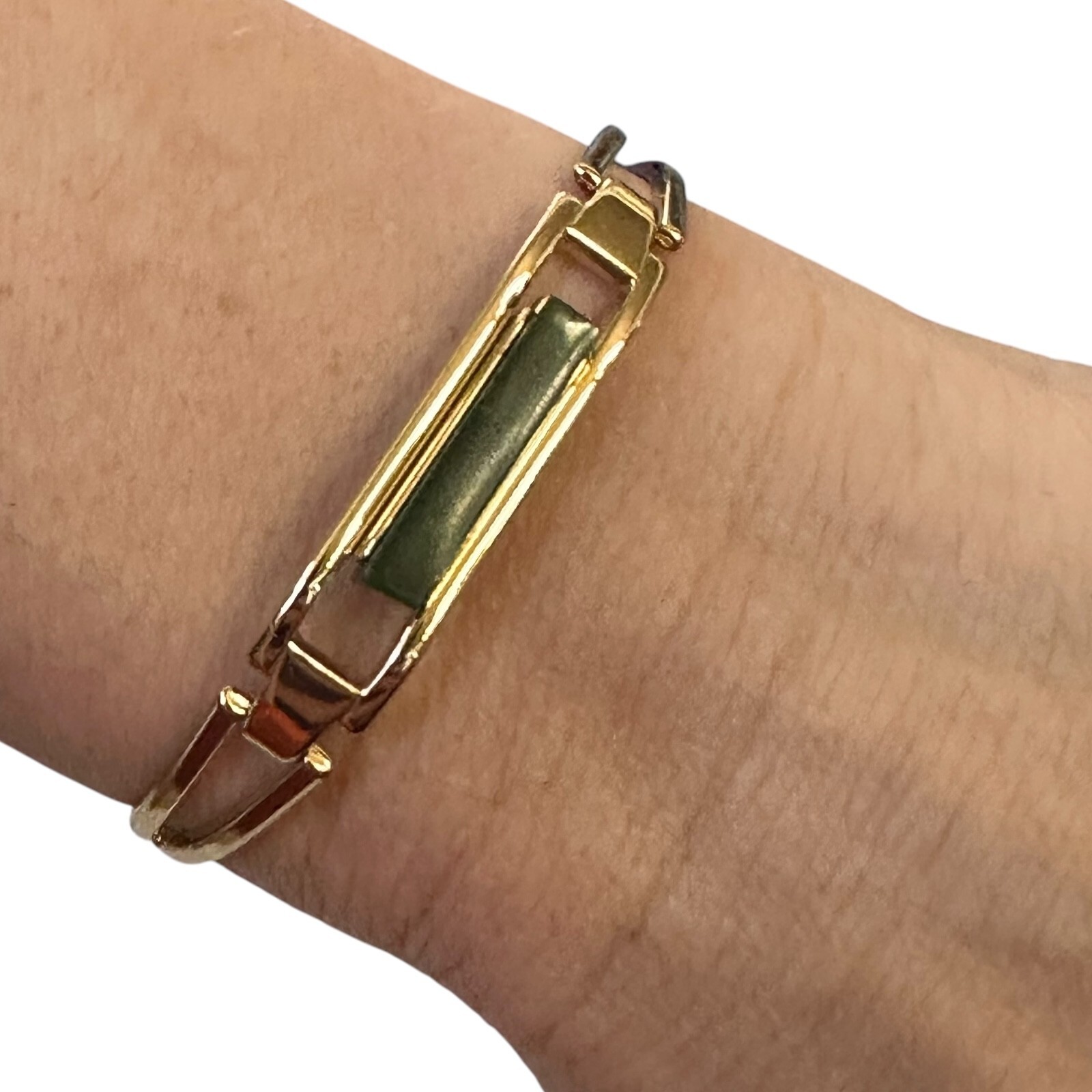 Vintage 1978 Avon Treasured Genuine Jade Bar Hinged Bangle Bracelet 6¼” Goldtone