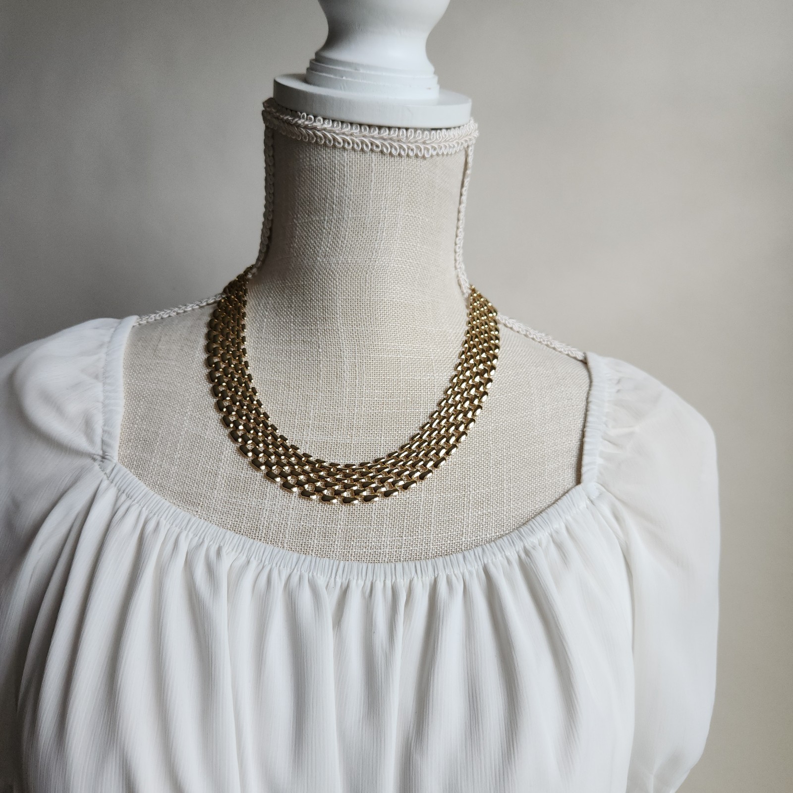 Vintage Gold Tone Mesh Link Necklace | 16″ Fluid Chain Collar