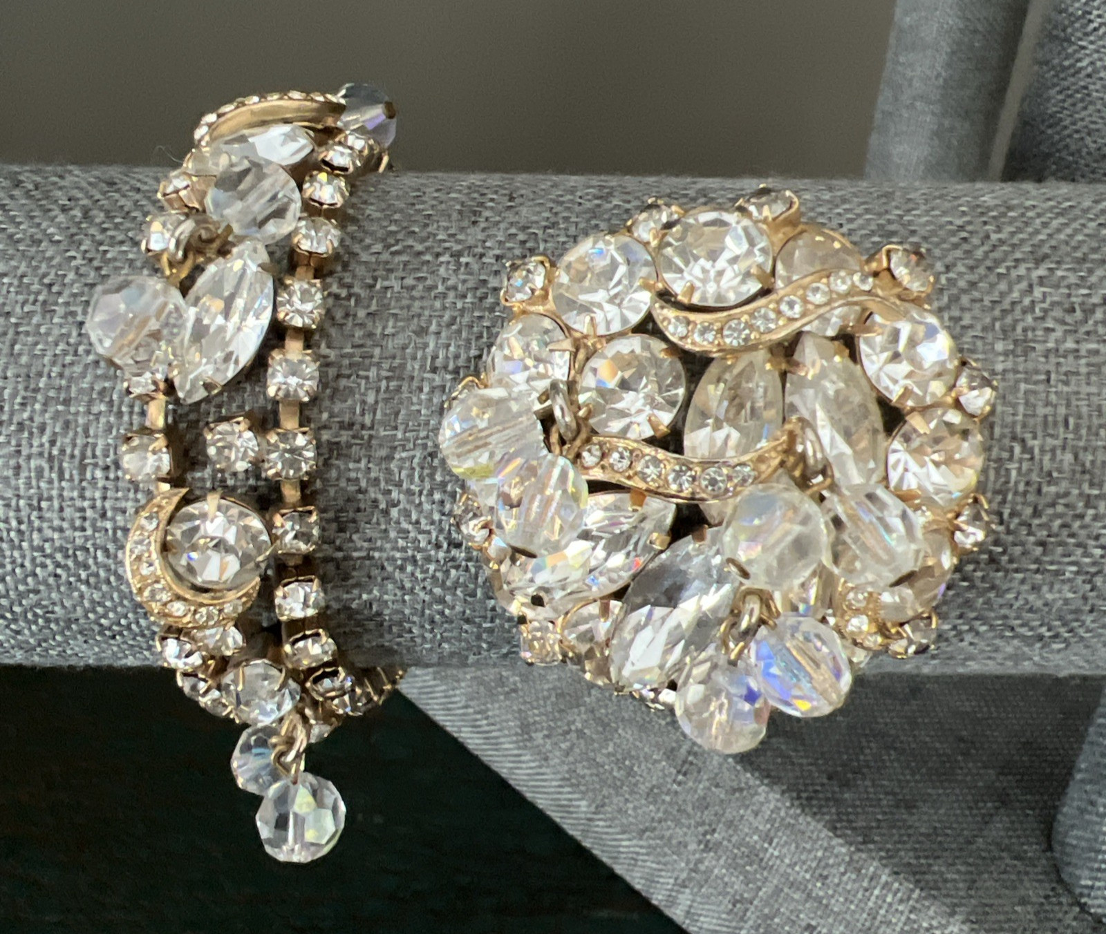 VTG. SIGNED KRAMER CLEAR RHINESTONE and CRYSTAL CHA CHA BROOCH and BRACELET SET