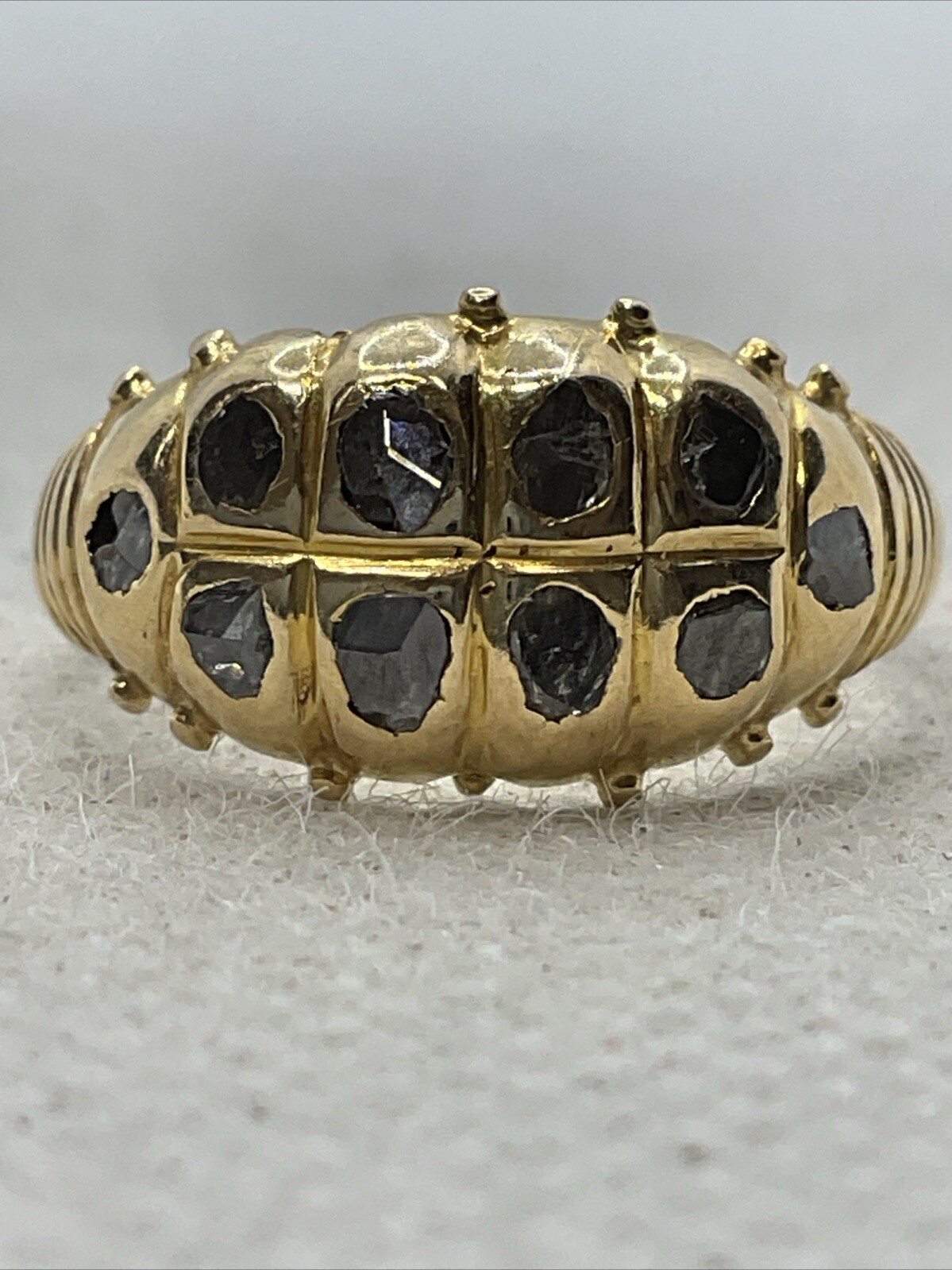 VINTAGE HANDMADE Solid 18K Yellow Gold Rose Cut Diamonds Ladies Band Ring 2gr.