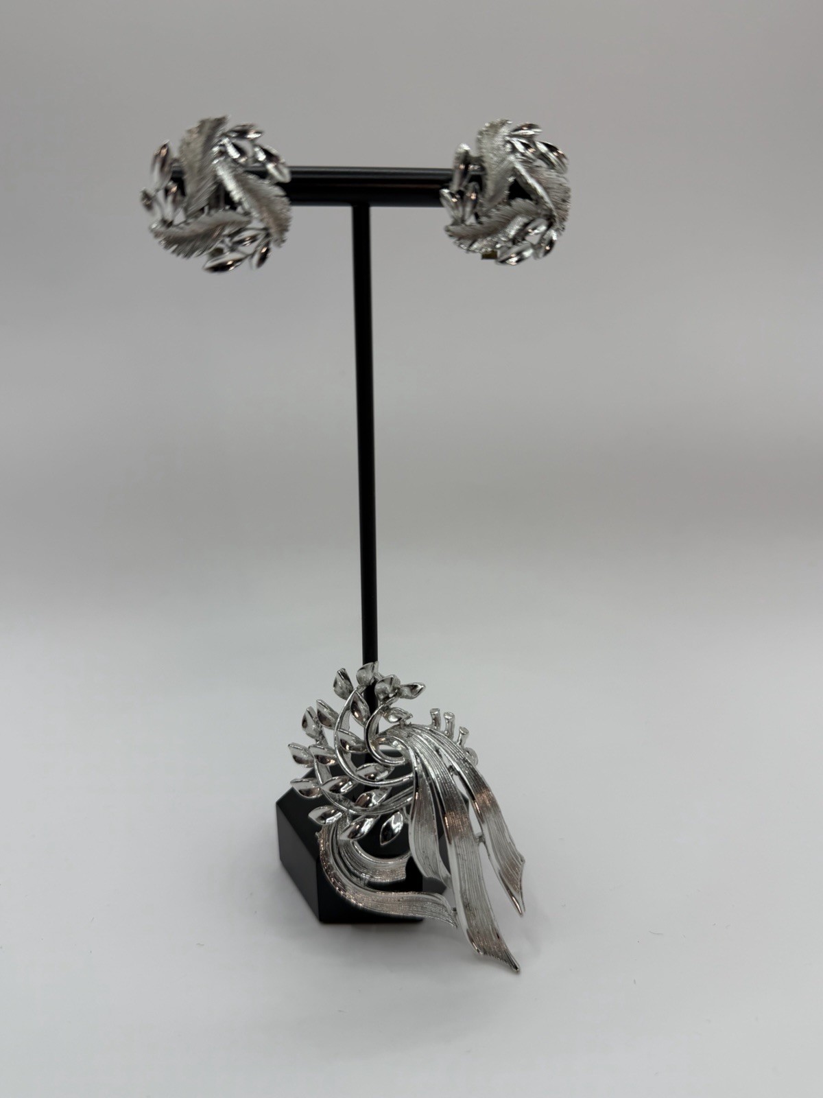 Vintage Lisner Silver Tone Brooch And Matching Earrings Signed