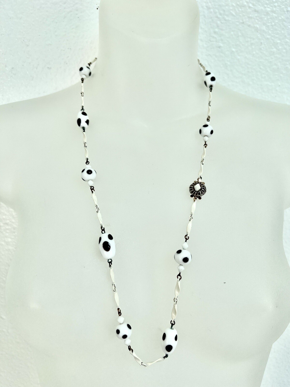 RARE VNTG. MURANO GLASS~BLK&WHT DOTS~ENAMELED BAR LINK STATION NECKLACE ~28”