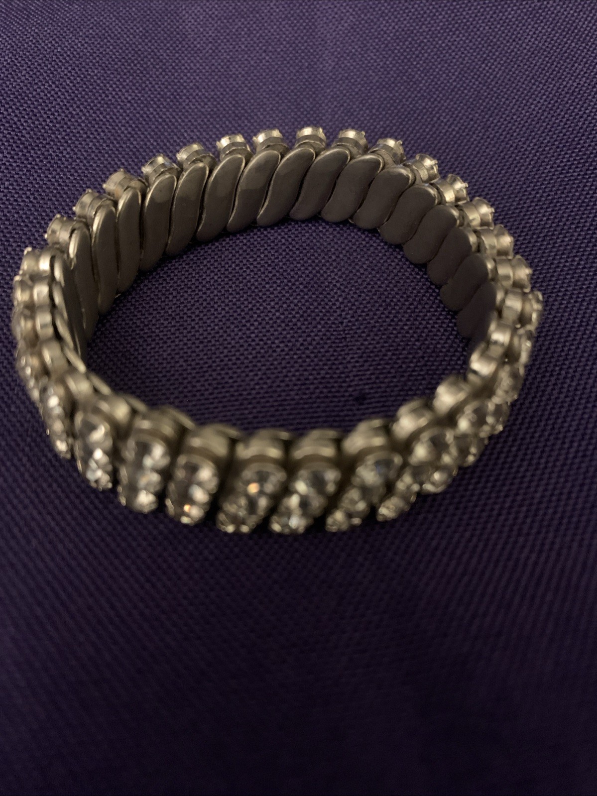 STUNNING VINTAGE HINGED, EXPANDING RHINESTONE BRACELET, MADE IN HONG KONG