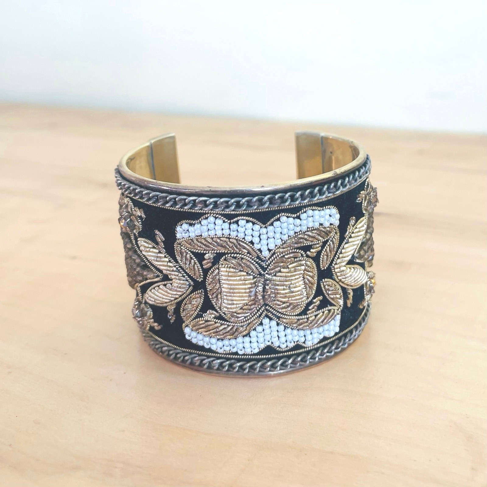 Vtg Artisan Wide Cuff Bracelet Bullion Embroidered Zardozi Style Seed Bead Brass