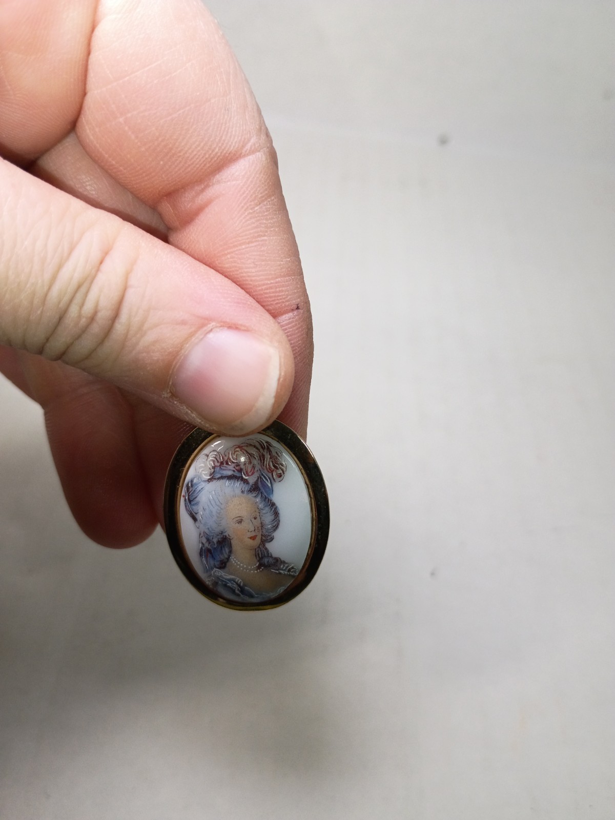 Vintage Victorian Lady Portrait Gold Trim Oval Pendant Art Nouveau