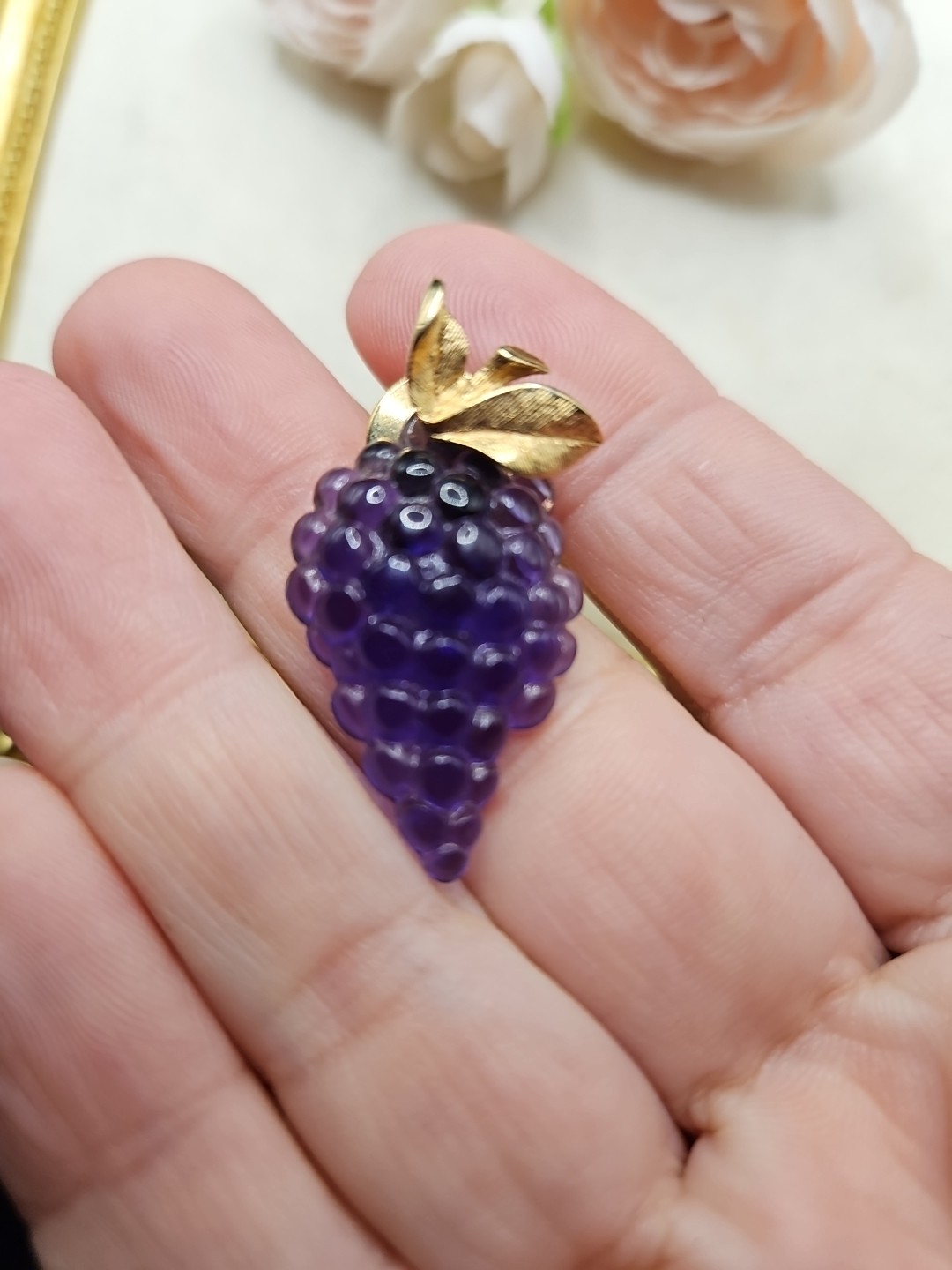 Vintage Avon Convertible Fruit Grapes Brooch Pin Rhinestone Lucite Food Fruit