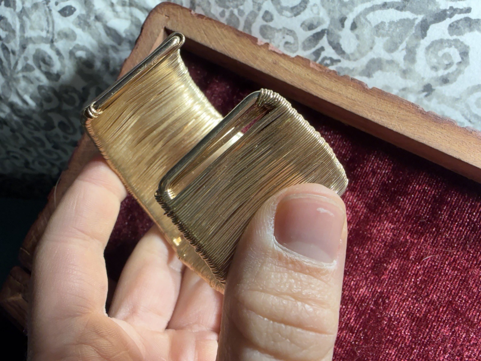 Vintage Wide Gold Tone Wrapped Wire Cuff Bracelet Statement Open Bangle 50.53g