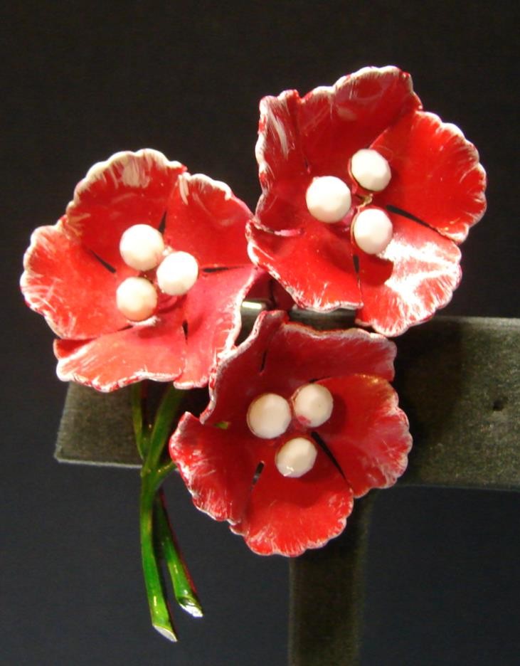 Vintage Retro Hippy Mod 60’s Red Enamel Poppy Flower Bouquet Molded Centers Pin