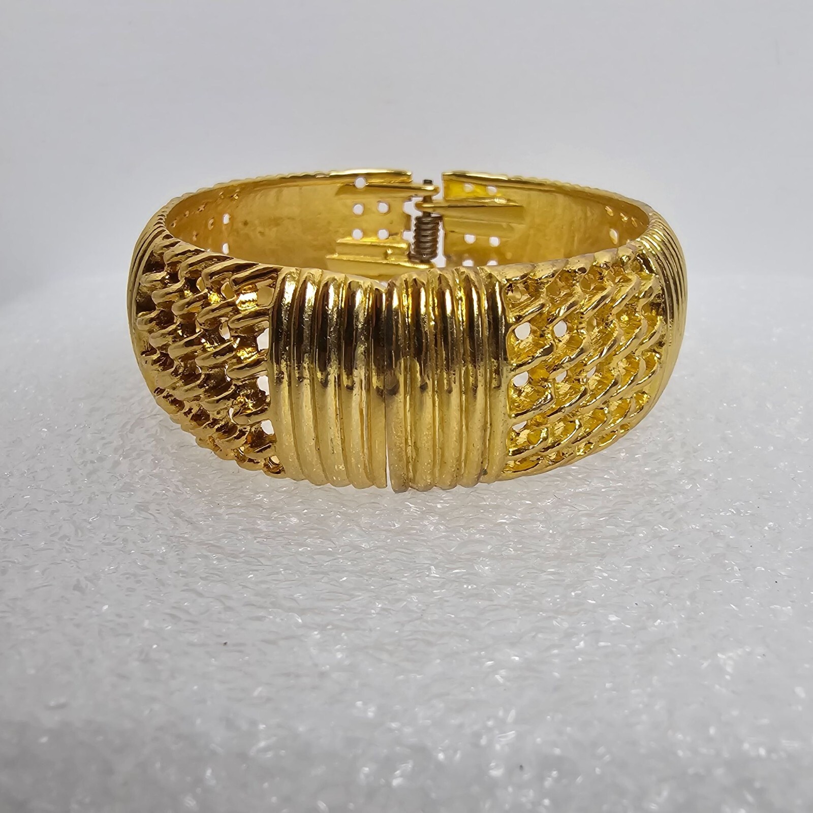 Vintage Gold Tone Hinged Clamper Bracelet Stripe Open Work Chunky Statement