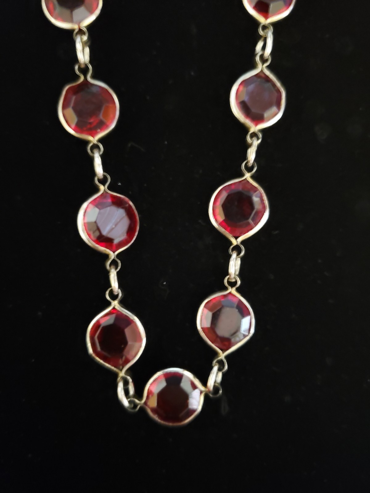 Vintage Silver Tone Bezel Set Ruby Red Garnet Crystals Necklace Women’s Gift