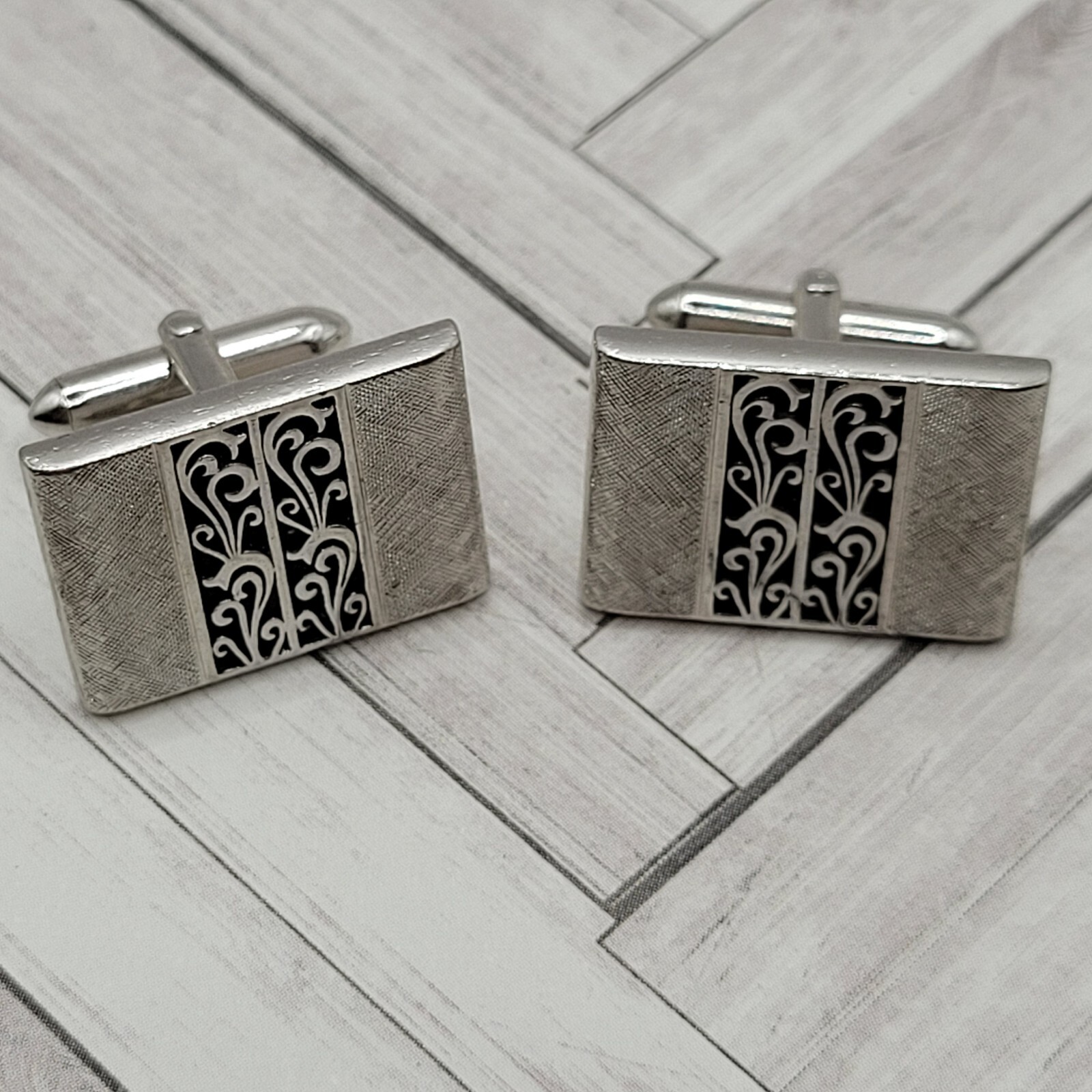 SWANK Vintage 1970 to 80s Silver Tone Textured Finish Filigree Center Cufflinks